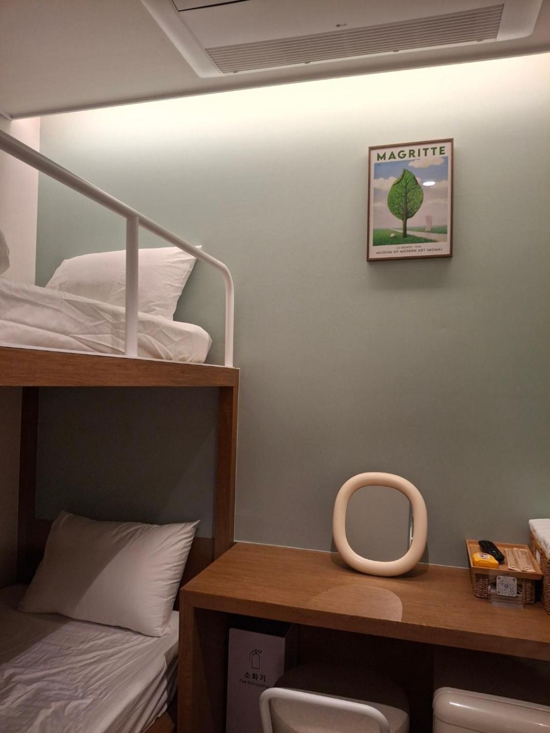 Huga Inn Seoul Bagian luar foto