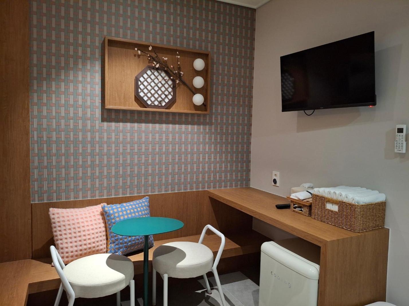 Huga Inn Seoul Bagian luar foto