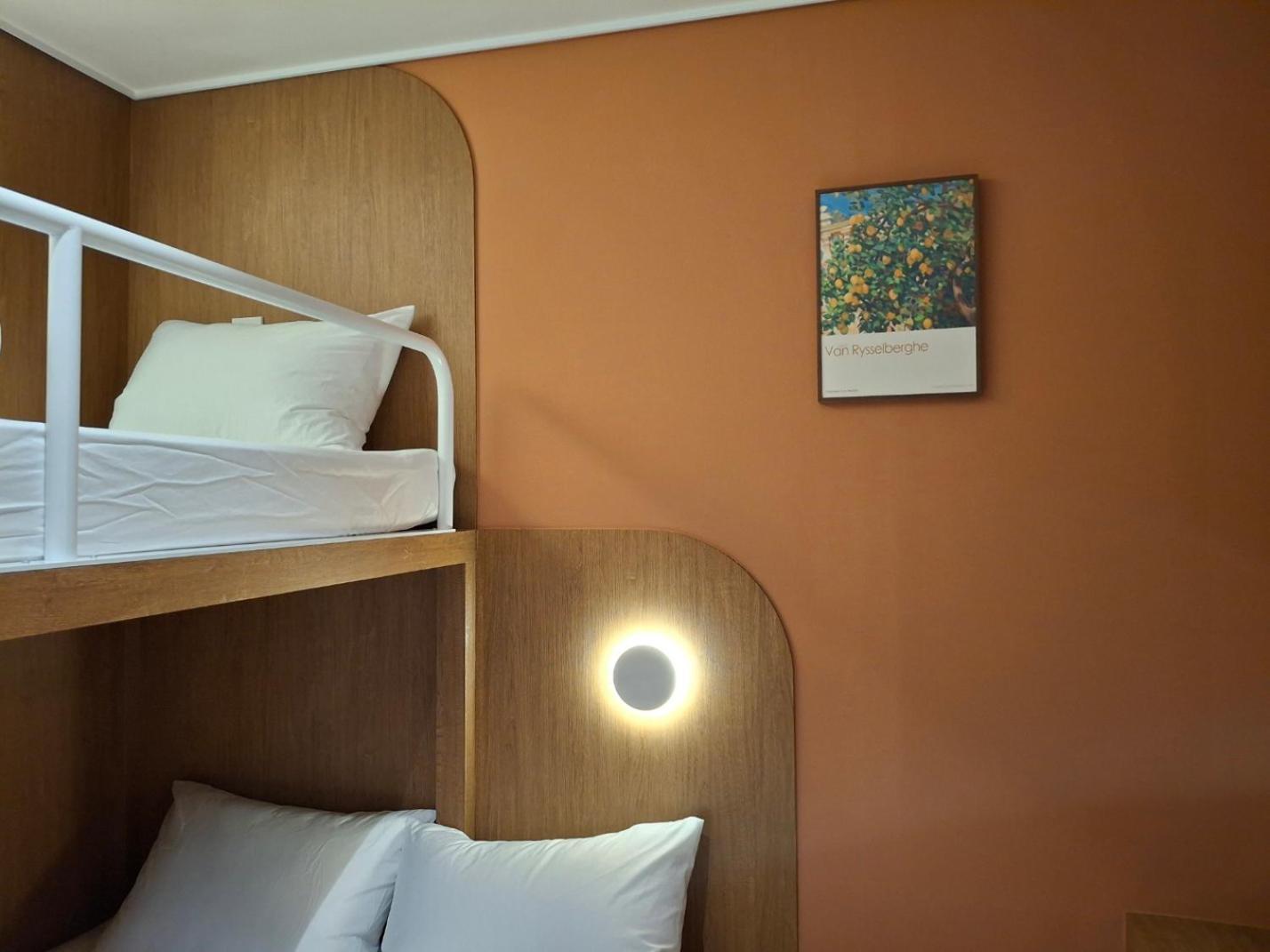 Huga Inn Seoul Bagian luar foto