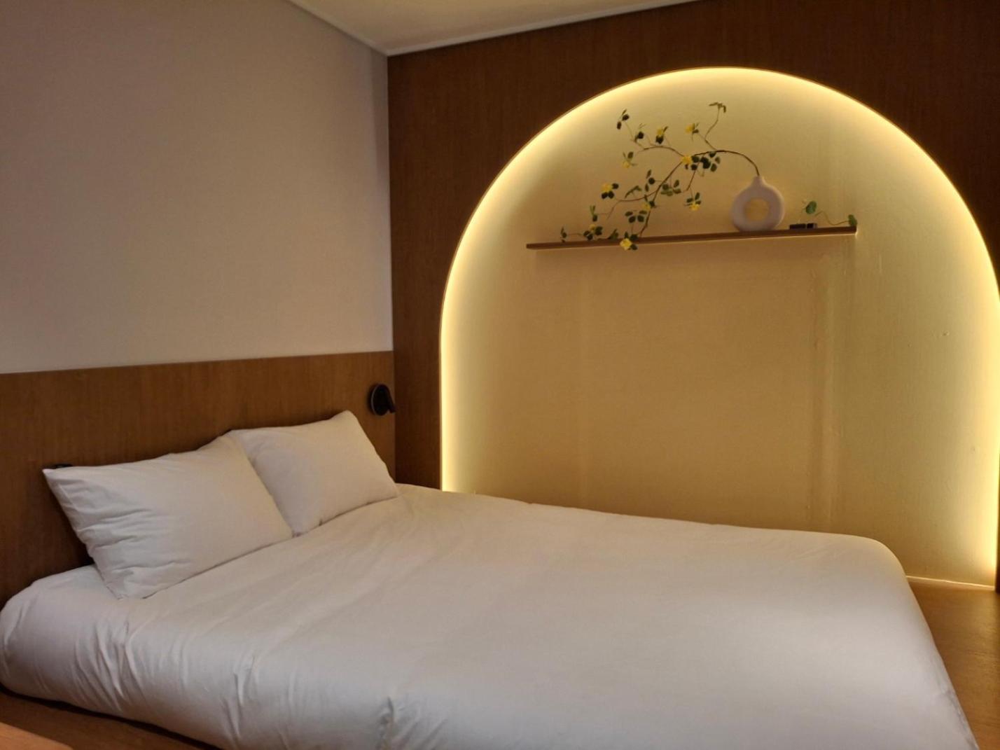 Huga Inn Seoul Bagian luar foto